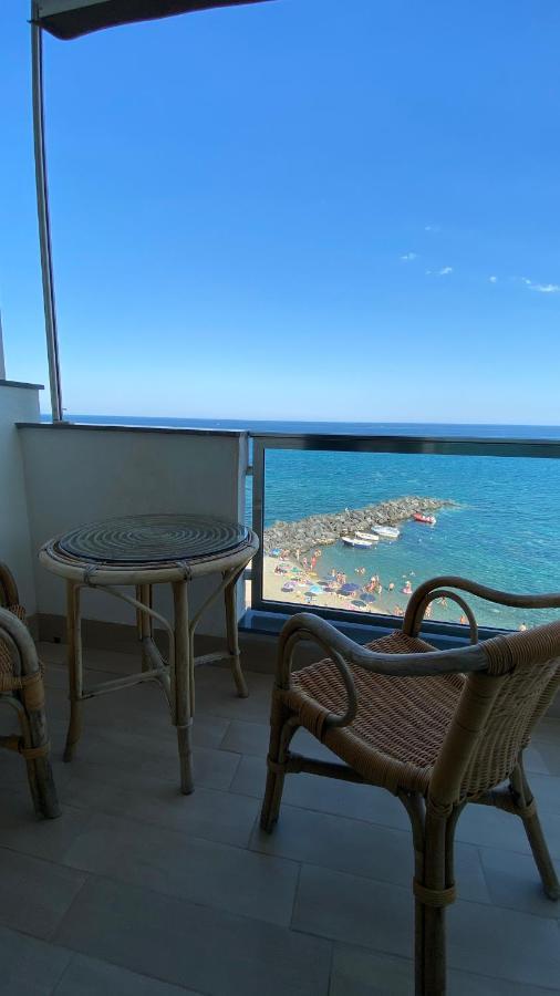 Ig-Tysandros Hotel Apartments Giardini Naxos Eksteriør billede