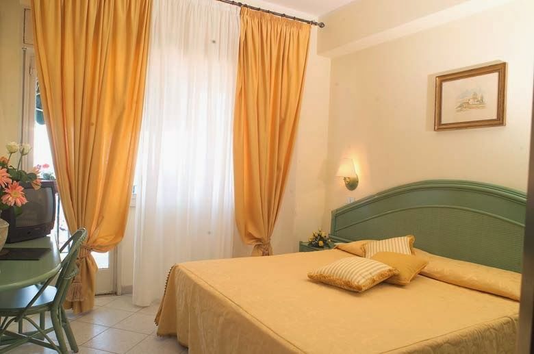 Ig-Tysandros Hotel Apartments Giardini Naxos Eksteriør billede