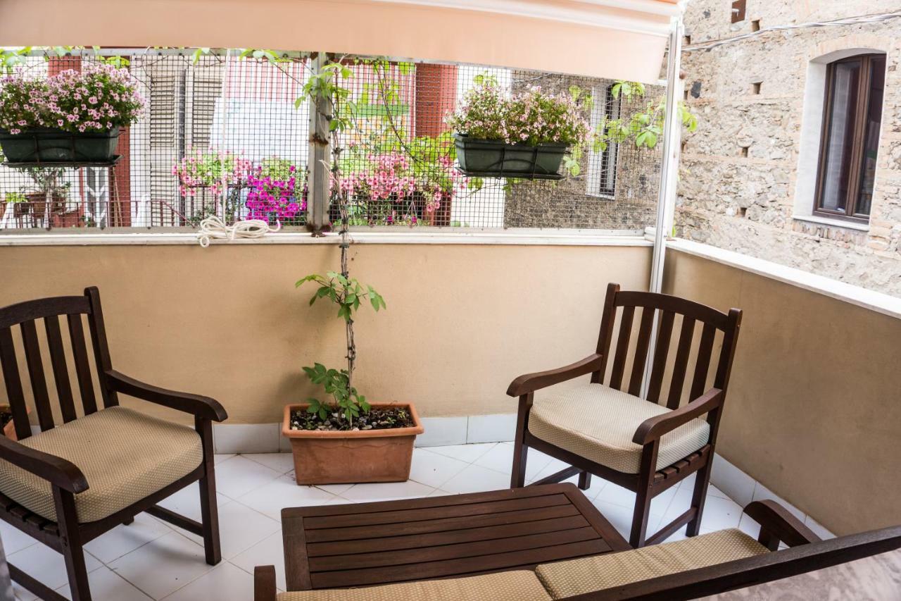 Ig-Tysandros Hotel Apartments Giardini Naxos Eksteriør billede